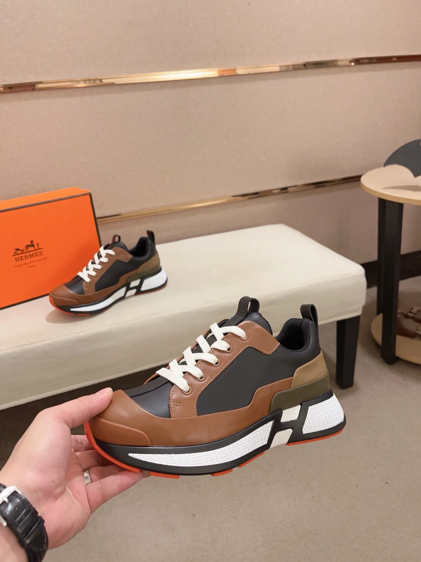 Men's clothing and shoes💰: 660💰《HERMES》【Classic Original Version】Hermès; Top 🔝 Purchasing Agency 🔍🔍Men’s latest 🇺🇸 counters are on sale simultaneously, original imported from Italy ▲▲Silk cowhide with breathable fabric ▲▲ (high-end and expensive Qi·Grade) Exquisite workmanship (Italian 🇮🇹Imported water-dyed 🐂cowhide lining) Sole: Original sole provided by the original factory, ⚠️Exclusive double-layer activity·TPR·Rubber·Combined molded outsole; Super·comfortable·wear-resistant·non-slip·environmental protection The real thing is more beautiful if you take the real thing (high quality, follow the order), you can enter and exit the counter at will * Number of yards: 38·39·40·41·42·43·44# (can be customized 45.)